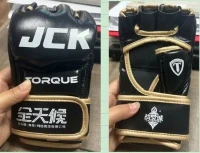 Mănuși de box MMA